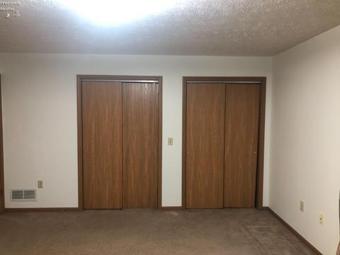 505 E Howard St, Willard, OH 44890 photo 9