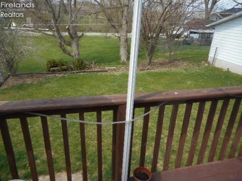 618 Euclid St, Willard, OH 44890 photo 8