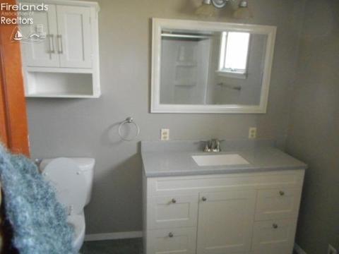 618 Euclid St, Willard, OH 44890 photo 12
