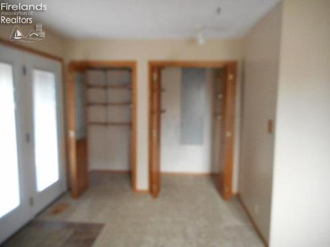 618 Euclid St, Willard, OH 44890 photo 6