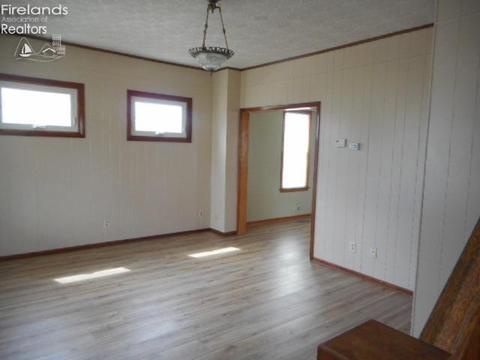 618 Euclid St, Willard, OH 44890 photo 14