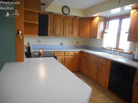618 Euclid St, Willard, OH 44890 photo 18