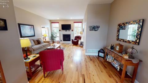 106 Leonard St, Willard, OH 44890 photo 8