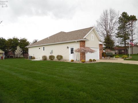 106 Leonard St, Willard, OH 44890 photo 2