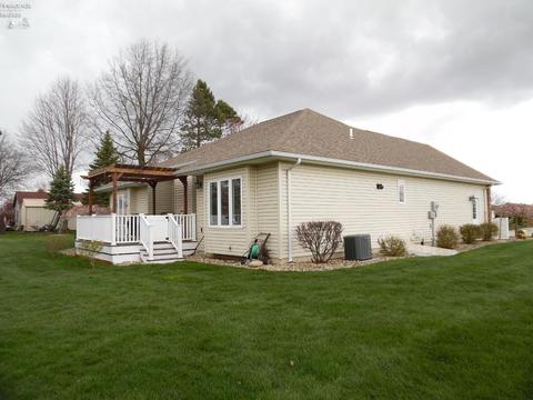 106 Leonard St, Willard, OH 44890 photo 3