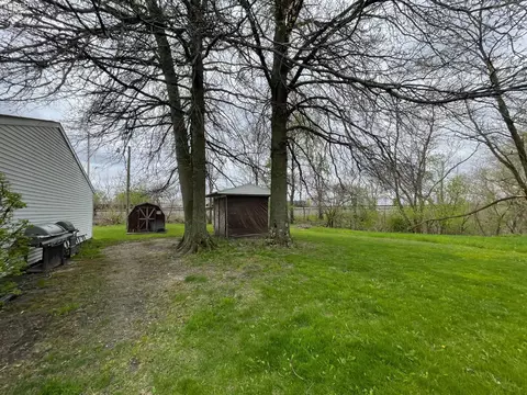 537 W Sandusky St, Willard, OH 44890 photo 3