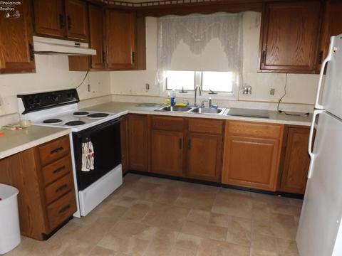 427 Brinker St, Bellevue, OH 44811 photo 8