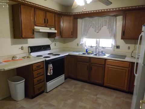 427 Brinker St, Bellevue, OH 44811 photo 11