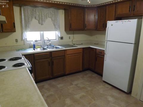 427 Brinker St, Bellevue, OH 44811 photo 9