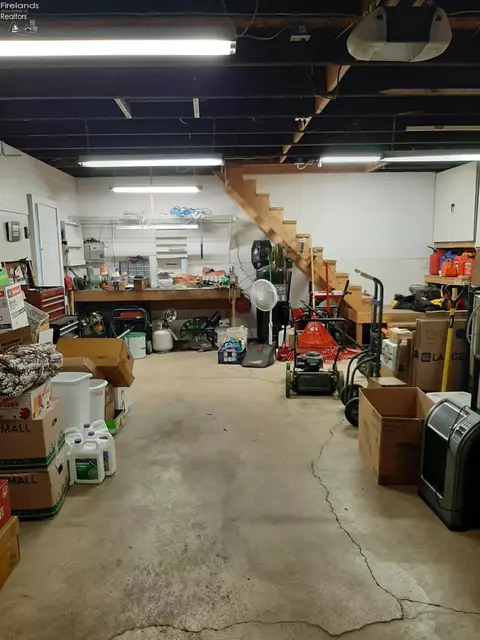 329 High St, Bellevue, OH 44811 photo 26