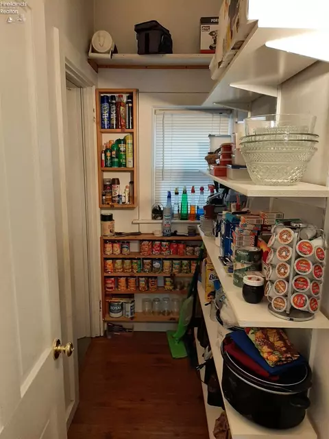 329 High St, Bellevue, OH 44811 photo 8
