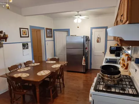 329 High St, Bellevue, OH 44811 photo 6