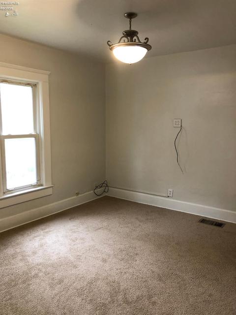 117 Washington St, Willard, OH 44890 photo 6
