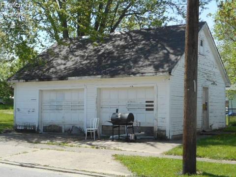 236 Motson St, Willard, OH 44890 photo 8