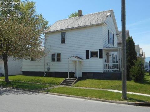 236 Motson St, Willard, OH 44890 photo 2