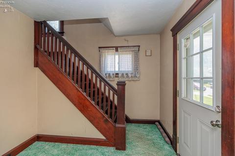 329 High St, Elyria, OH 44035 photo 5