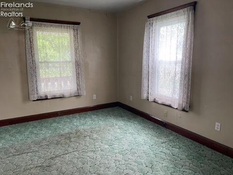 329 High St, Elyria, OH 44035 photo 9