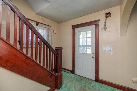 329 High St, Elyria, OH 44035 photo 6