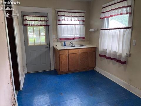 329 High St, Elyria, OH 44035 photo 12