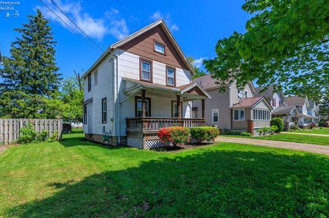 329 High St, Elyria, OH 44035 photo 3