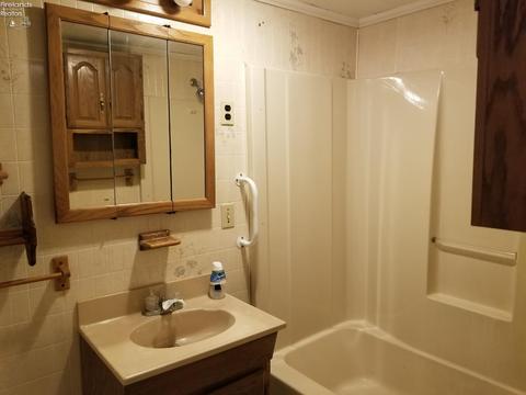 11 N West Ave, Willard, OH 44890 photo 16