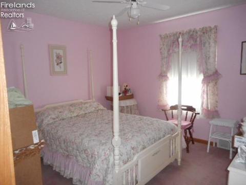 945 S Myrtle Ave, Willard, OH 44890 photo 14
