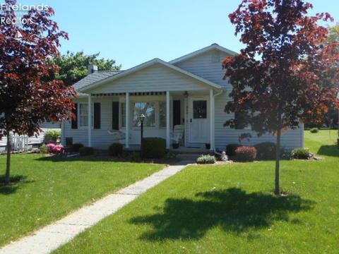 945 S Myrtle Ave, Willard, OH 44890 photo 1