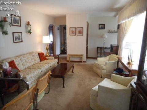 945 S Myrtle Ave, Willard, OH 44890 photo 7