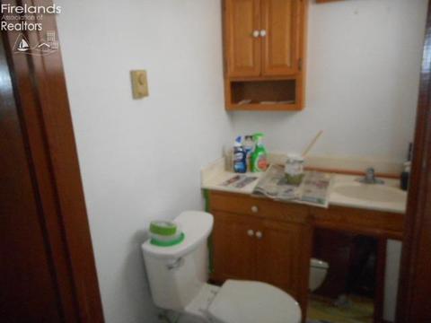 945 S Myrtle Ave, Willard, OH 44890 photo 13