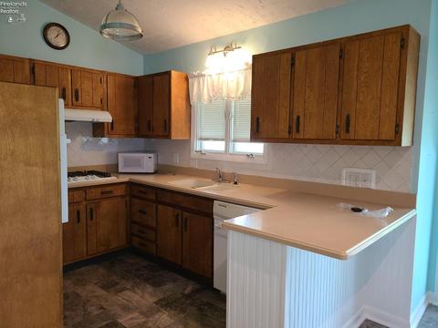 945 Hickory Dr, Huron, OH 44839 photo 16