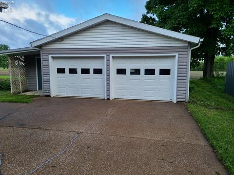 945 Hickory Dr, Huron, OH 44839 photo 4