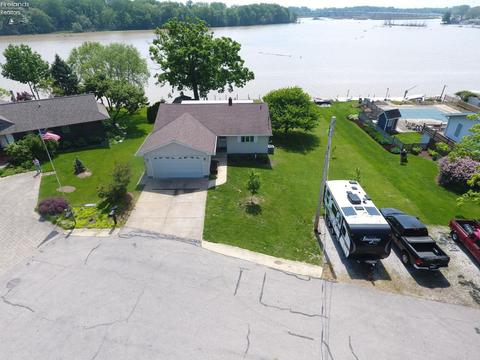 1204 Riverside Dr, Huron, OH 44839 photo 2