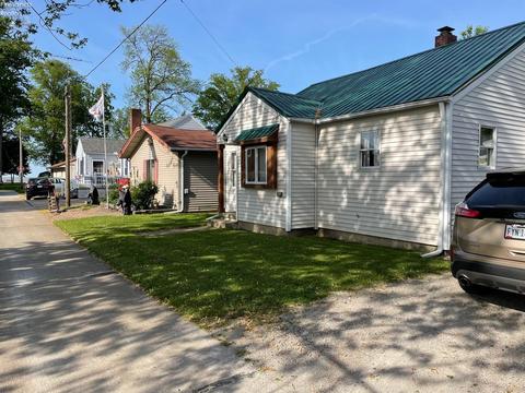 38 Pleasant St, Huron, OH 44839 photo 3