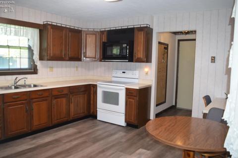 3210 Fox Rd, Sandusky, OH 44870 photo 13
