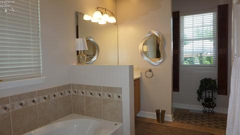608 Loon Ln, Huron, OH 44839 photo 10