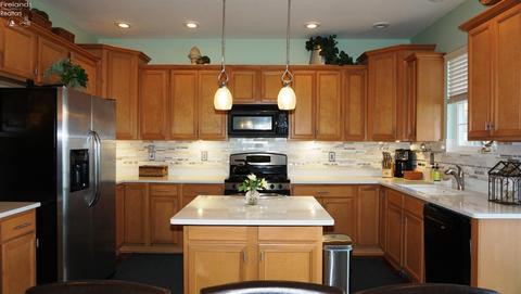 608 Loon Ln, Huron, OH 44839 photo 4