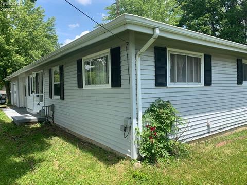 17 S West St, Willard, OH 44890 photo 3