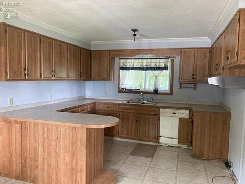 17 S West St, Willard, OH 44890 photo 10