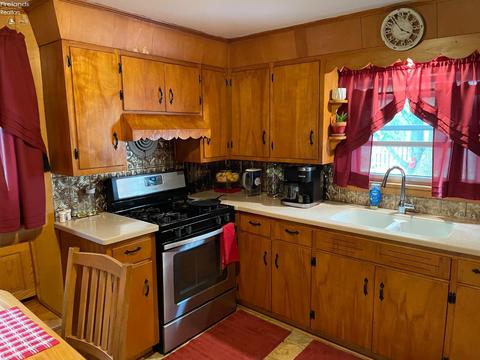 604 Clark St, Willard, OH 44890 photo 13