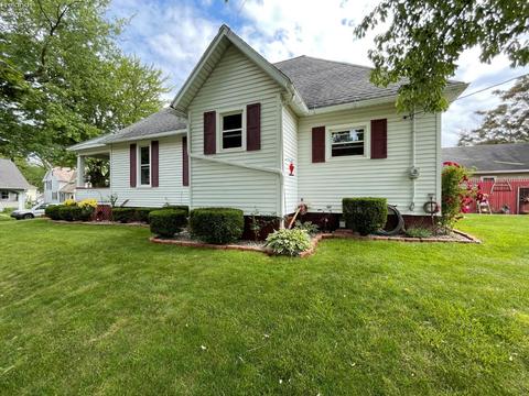 604 Clark St, Willard, OH 44890 photo 3