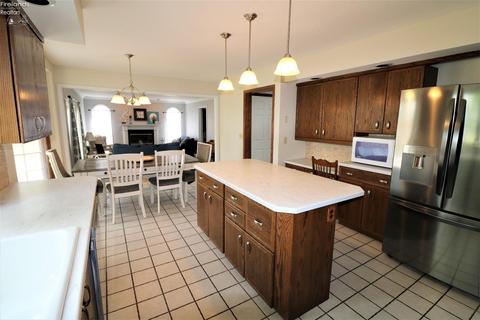 402 Windsor, Huron, OH 44839 photo 9