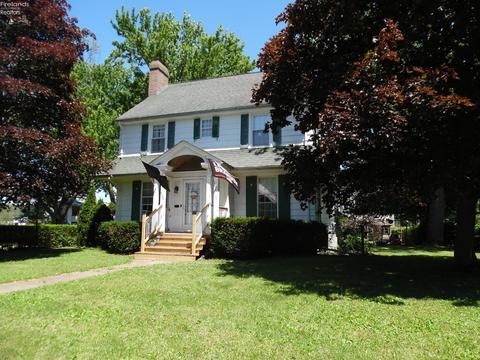 503 Maplewood St, Willard, OH 44890 photo 3