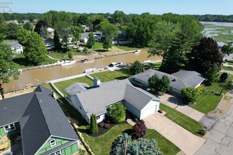 1211 Riverside Dr, Huron, OH 44839 photo 3