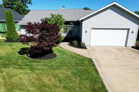 1211 Riverside Dr, Huron, OH 44839 photo 1
