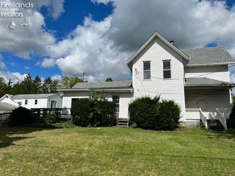 41 Townsend St, Wakeman, OH 44889 photo 1