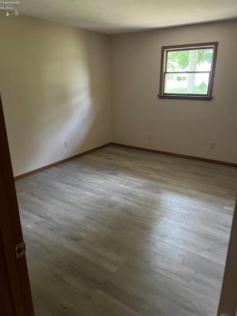 263 Hickory St, Clyde, OH 43410 photo 8