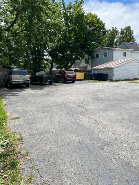 726 E Main St, Bellevue, OH 44811 photo 4