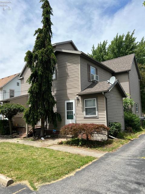 726 E Main St, Bellevue, OH 44811 photo 3