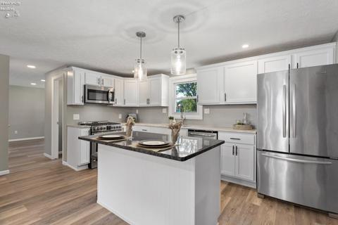 904 Salem Dr, Huron, OH 44839 photo 5