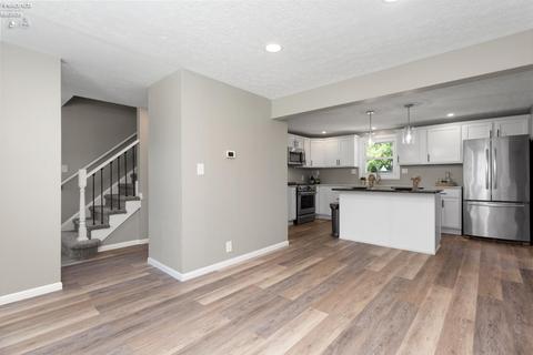 904 Salem Dr, Huron, OH 44839 photo 4